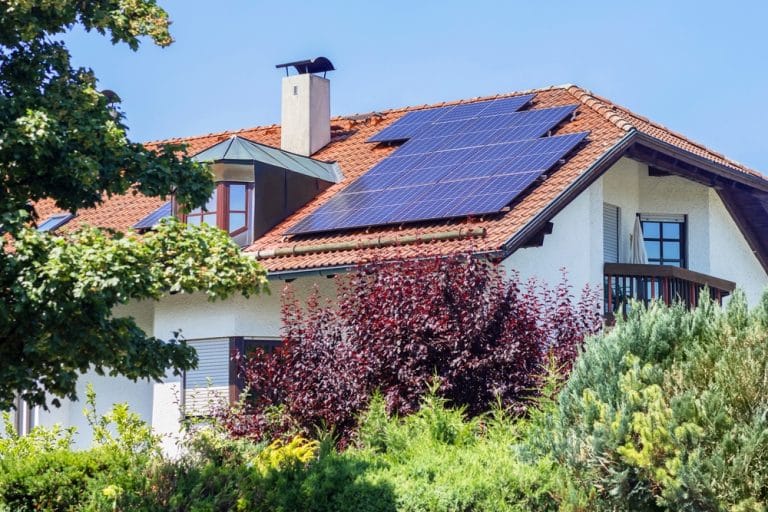 How to Identify and Fix Common Solar Panel Issues - Solarsmart